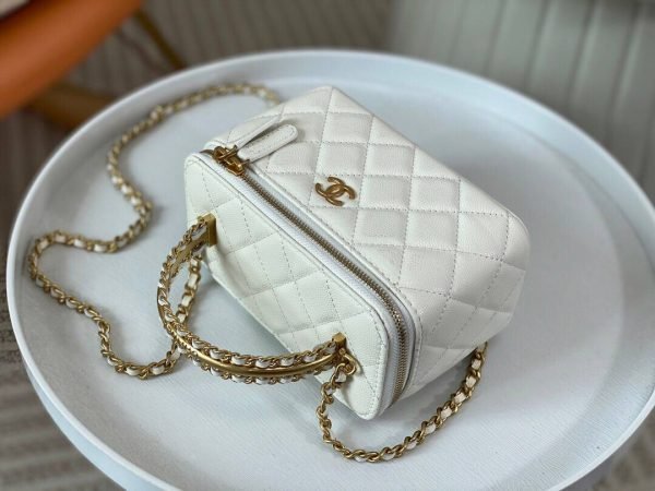 Chanel White Controller  Makeup bag - Image 3
