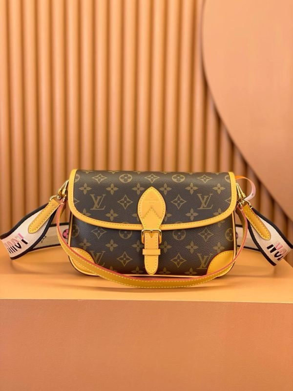 LOUIS VUITTON Diane PM Classic Shoulder Bag