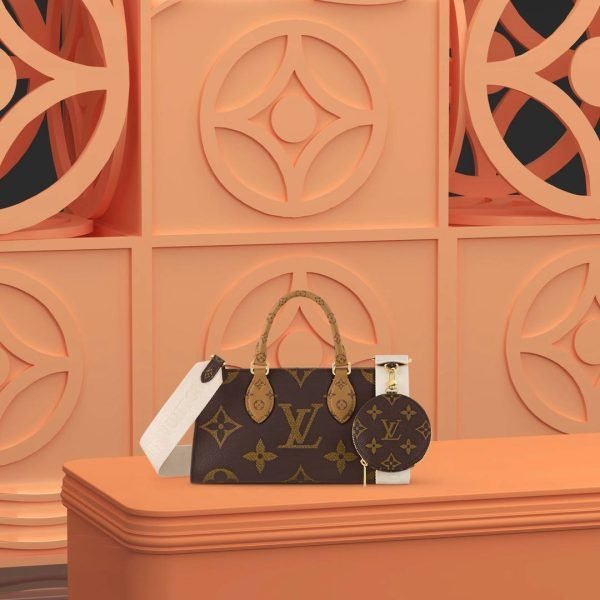 LOUIS VUITTON OnTheGo East West