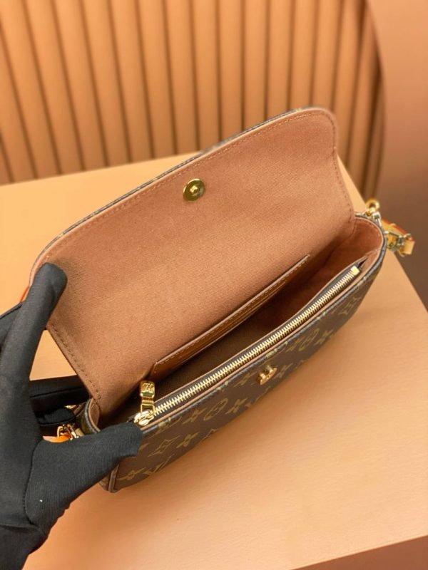 LOUIS VUITTON LVY Classic Chain Shoulder bag - Image 3