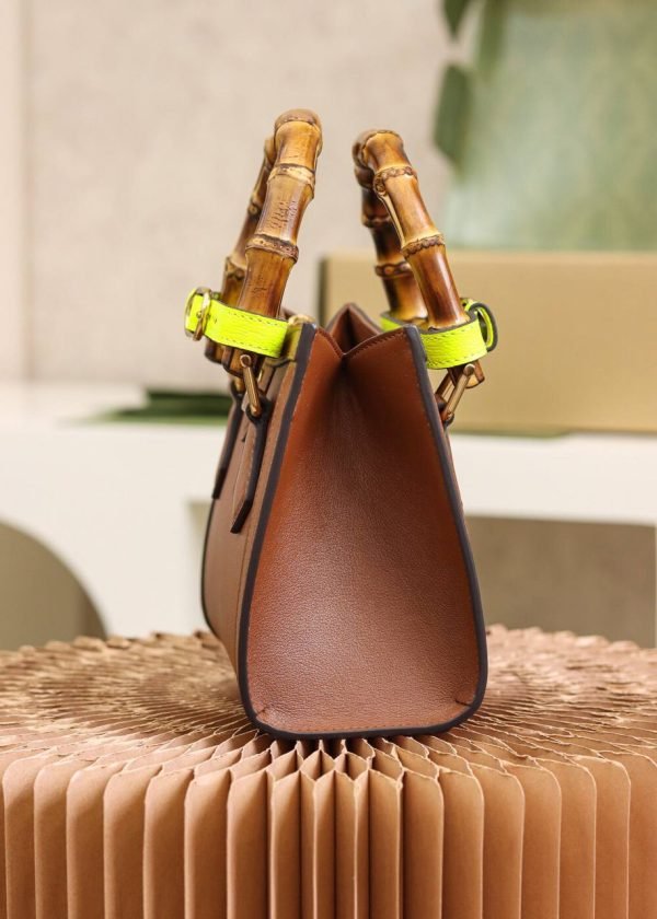 GUCCI Diana Brown Bamboo joint Mini - Image 3