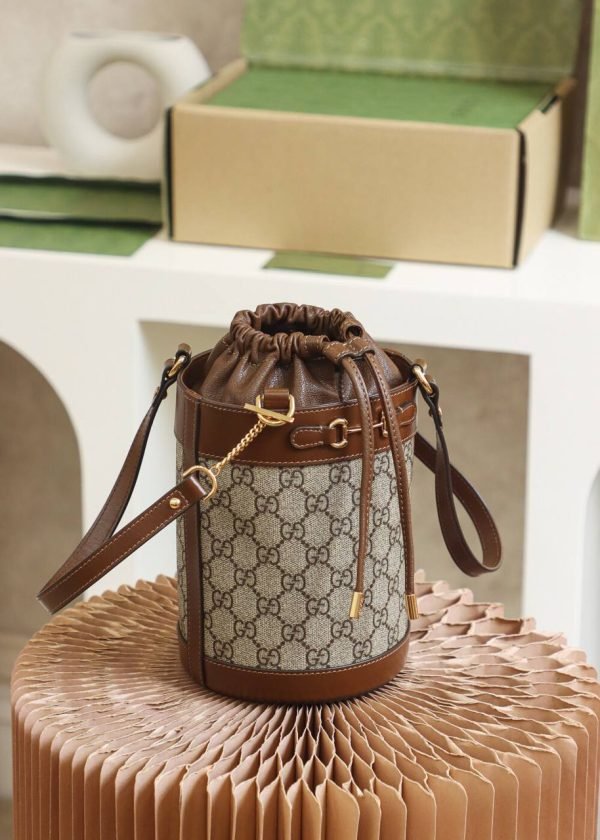 GUCCI Horsebit 1955 Bucket Bag - Image 2
