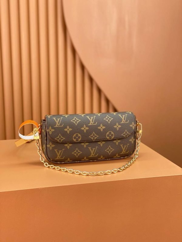 LOUIS VUITTON LVY Classic Chain Shoulder bag
