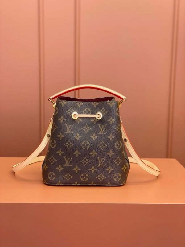 LOUIS VUITTON Néonoé BB Bucket Bag - Image 4