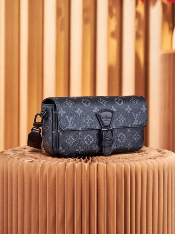 LOUIS VUITTON Montsouris Monogram Eclipse Shoulder Bag - Image 3