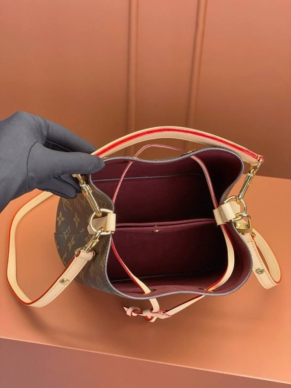 LOUIS VUITTON Néonoé BB Bucket Bag - Image 3