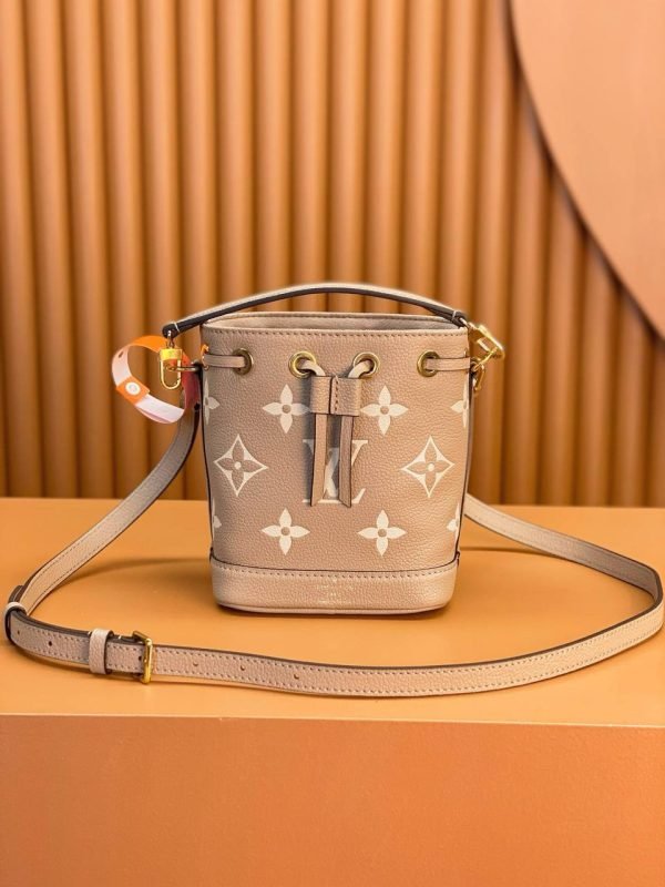 LOUIS VUITTON Nano Noé